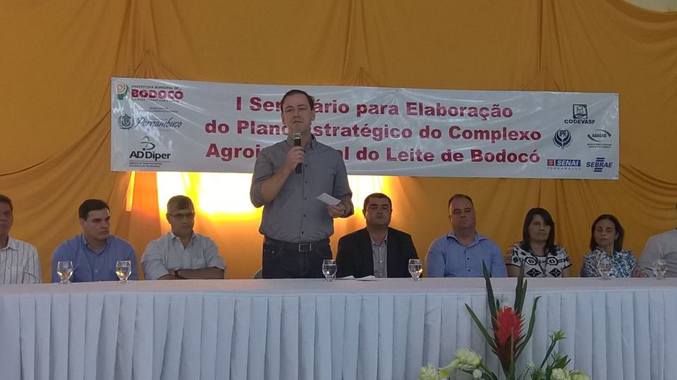 Imagem de  “SDEC e AD Diper promovem estruturação do complexo agroindustrial do leite no Araripe”