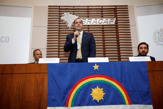 Imagem de  “Paulo Câmara comanda encontro de negócios com 90 representantes do mercado automotivo”