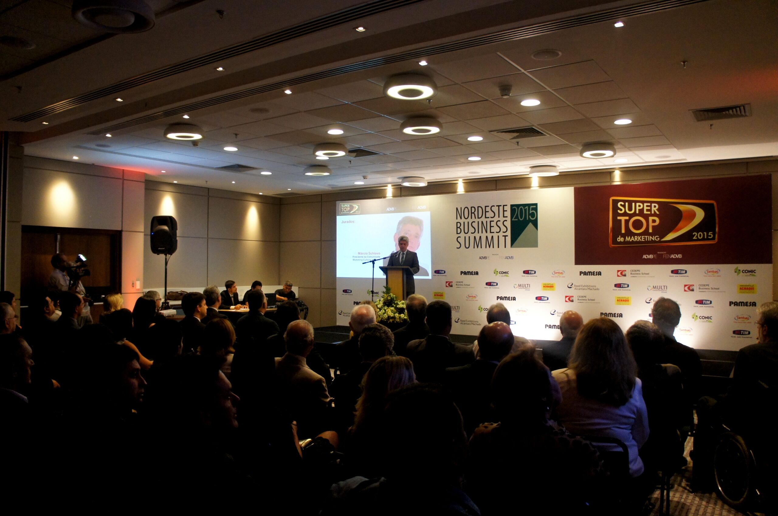 Imagem de  “AD Diper recebe Prêmio Super Top de Marketing 2015 – ADVB”