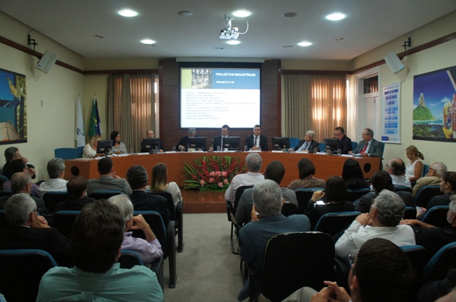 Imagem de  “PERNAMBUCO FECHA 2015 COM ATRAÇÃO DE R$ 620 MILHÕES EM PROJETOS INDUSTRIAIS E CRIAÇÃO DE 4.317 EMPREGOS”