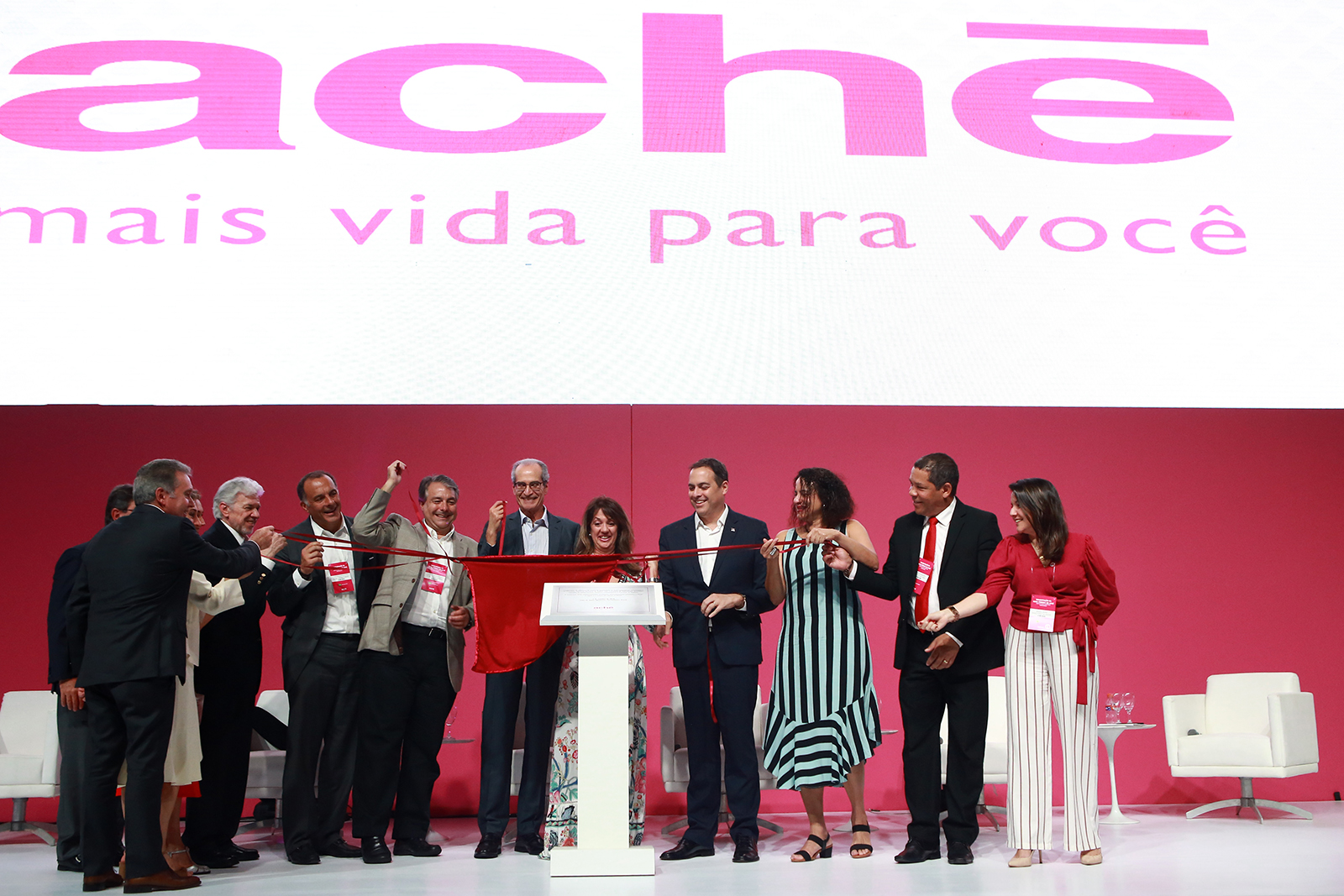 Imagem de  “Paulo Câmara inaugura primeira etapa da fábrica do Aché Laboratórios, em Suape”