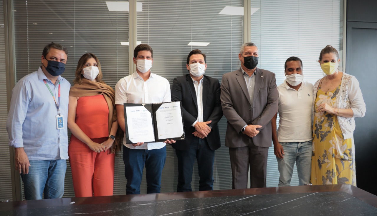 Imagem de  “GO Recife e Programa Emprego PE criam 17 mil oportunidades de emprego, renda e qualificação profissional por meio da tecnologia”