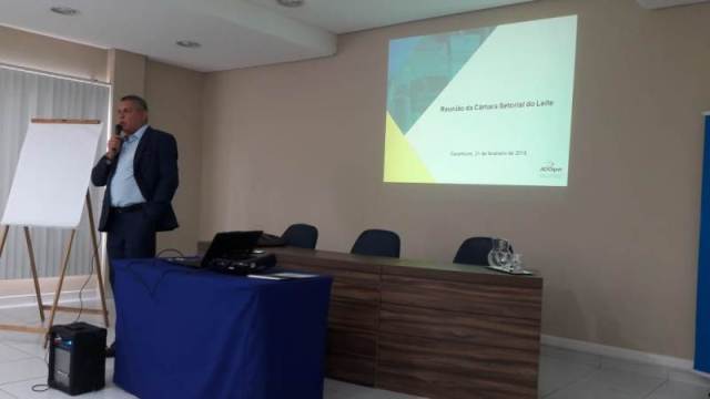 Imagem de  “Governo abre diálogo com produtores de leite”