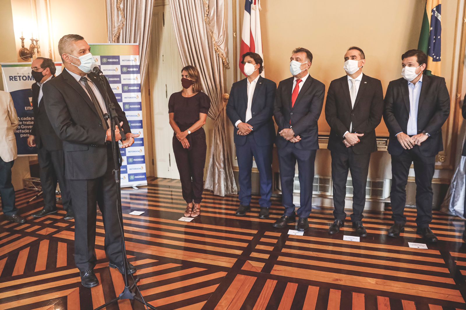 Imagem de  “Paulo Câmara lança programa que vai gerar 20 mil novos empregos em Pernambuco”