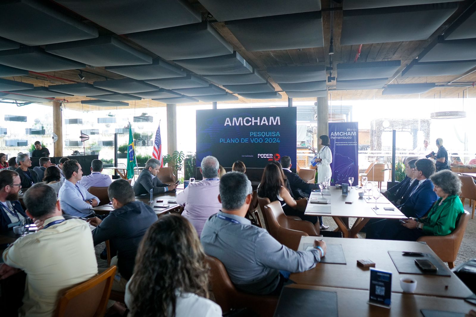 Imagem de  “Com olhar otimista, Amcham Brasil apresenta Plano de Voo 2024 para o empresariado pernambucano”