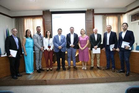 Imagem de  “Investimentos e empregos//Pernambuco anuncia chegada de R$ 166,5 milhões e geração de 661 novos empregos”